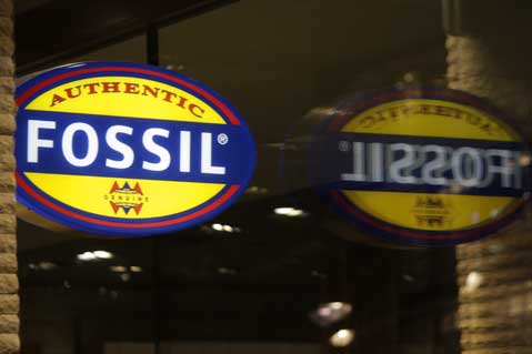 Fossil Group Reports Decline In Sales, Net Income