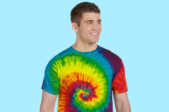 Tie-Dye, Oversized Apparel Popular on Campus