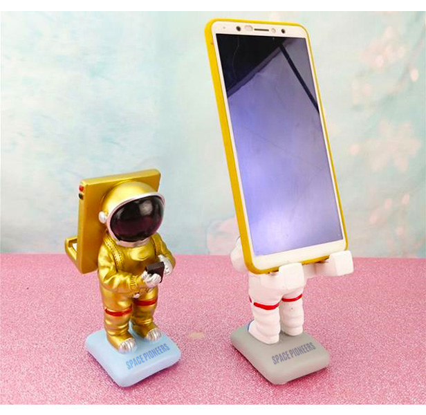 astronaut phone holder