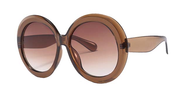 Jackie Kennedy Onassis-inspired oversized glasses