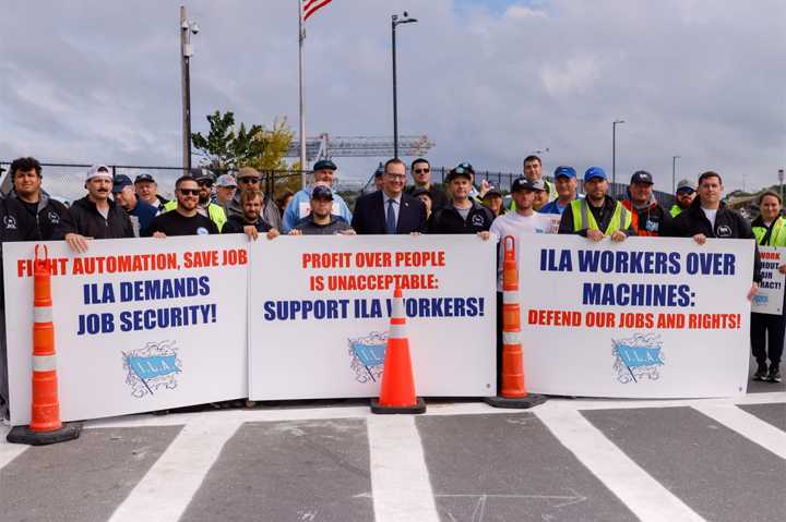 Port Worker Contract Talks Break Down, Reigniting Strike Concerns